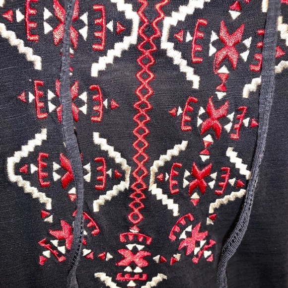 J. Jill Black and Red Embellished Sleeveless Tank Top - Picture 4 of 7